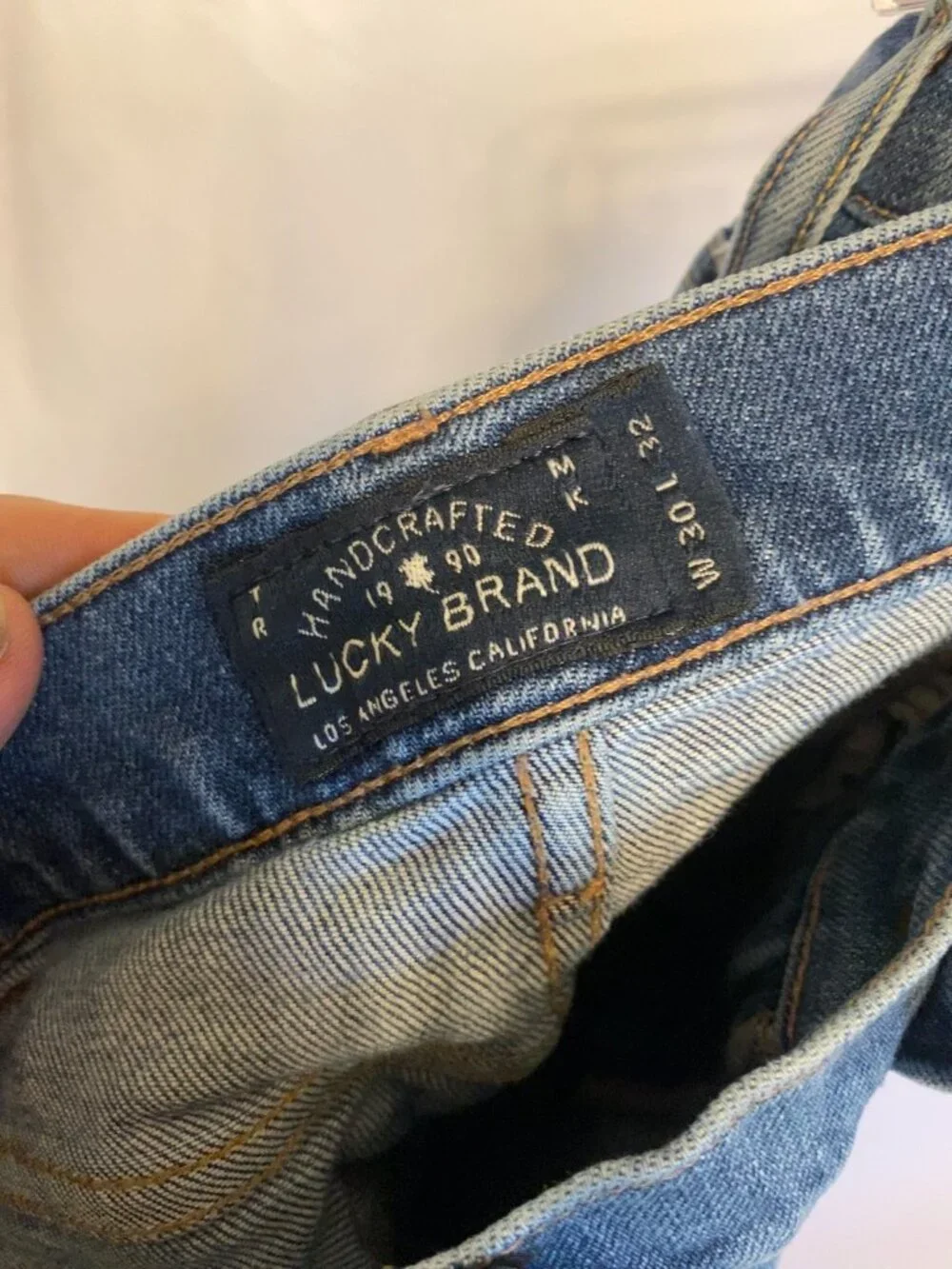 Lucky Brand 410 Athletic Fit Jeans Men's 32x30 Distressed Stretch Denim